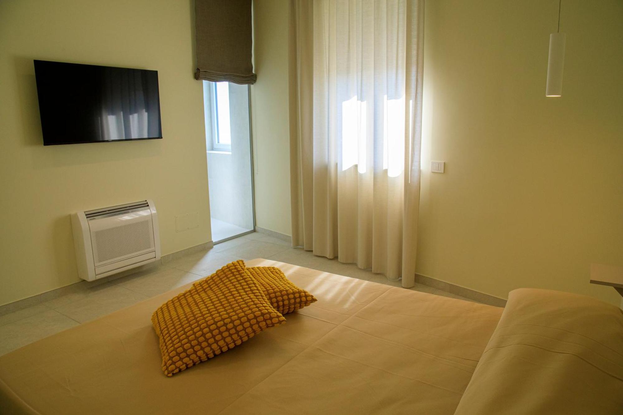 Domus Vivian Otel Montecorvino Pugliano Dış mekan fotoğraf
