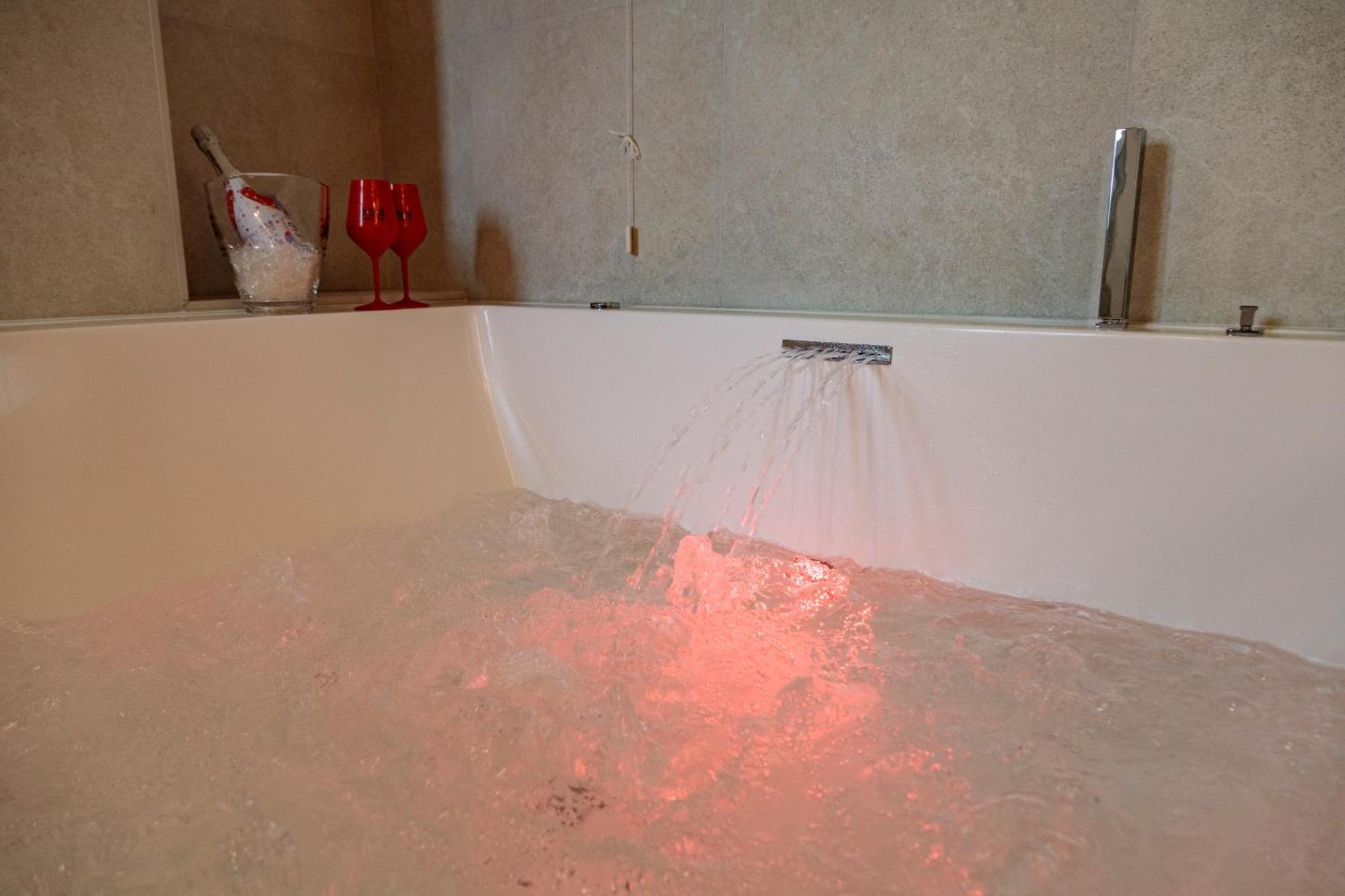 Domus Vivian Otel Montecorvino Pugliano Dış mekan fotoğraf